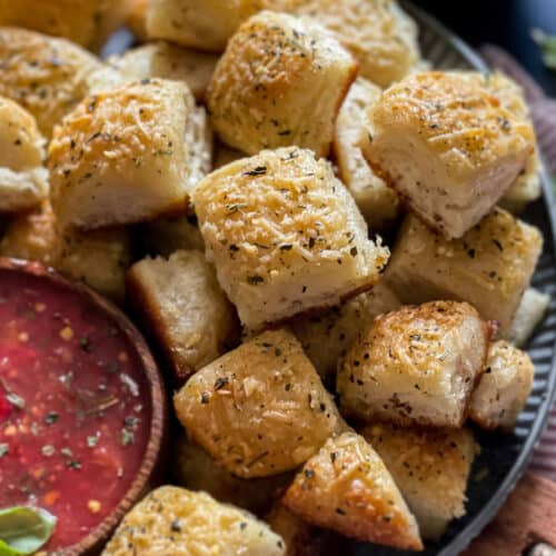 How to Make Garlic Parmesan Bread Bites The Virtual Caterer