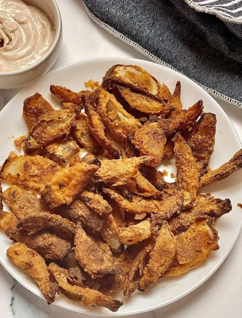 https://thevirtualcaterer.com/wp-content/uploads/2022/10/air-fryer-bloomin-onion-6-1172x1536-1-781x1024.jpg